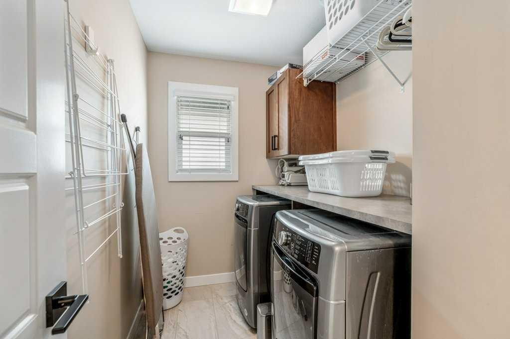 855 Miners Boulevard West, Lethbridge, AB - Indoor Photo Showing Laundry Room