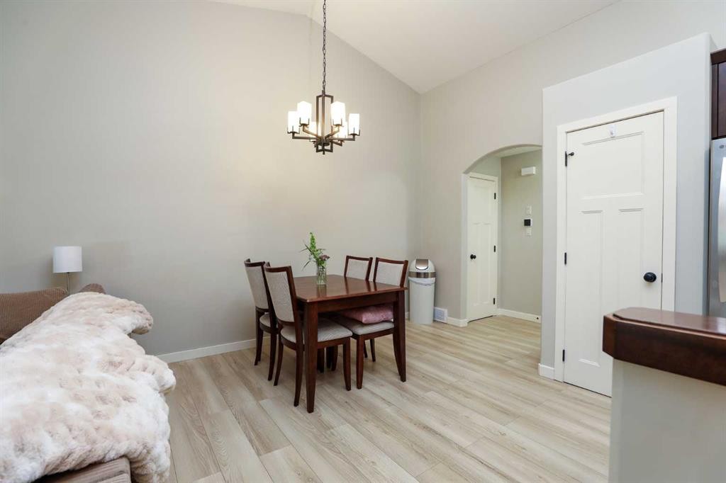 113 Lynx Road North, Lethbridge, AB - Indoor Photo Showing Dining Room