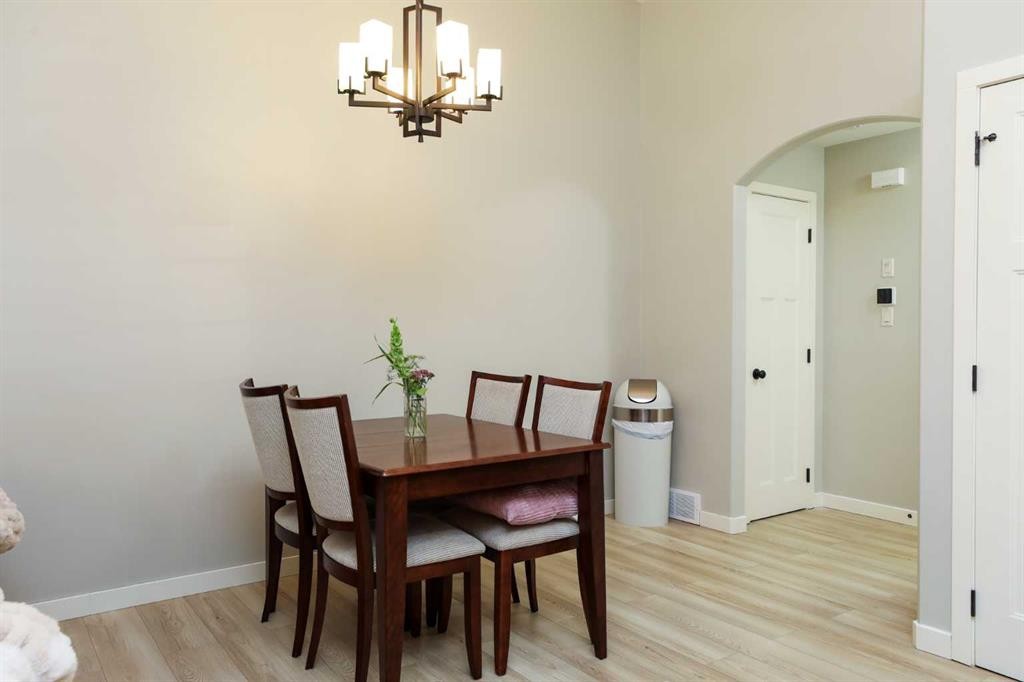 113 Lynx Road North, Lethbridge, AB - Indoor Photo Showing Dining Room