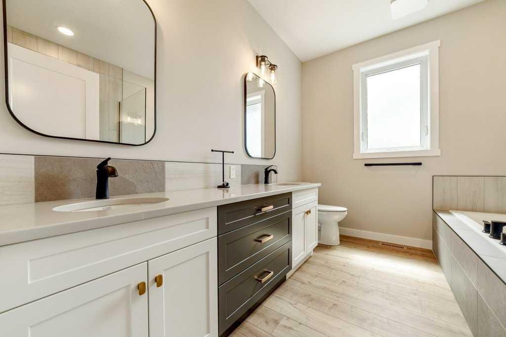 103 Riverford Close West, Lethbridge, AB - Indoor Photo Showing Bathroom