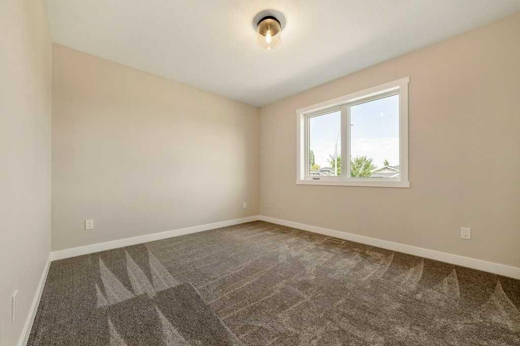 103 Riverford Close West, Lethbridge, AB - Indoor Photo Showing Other Room