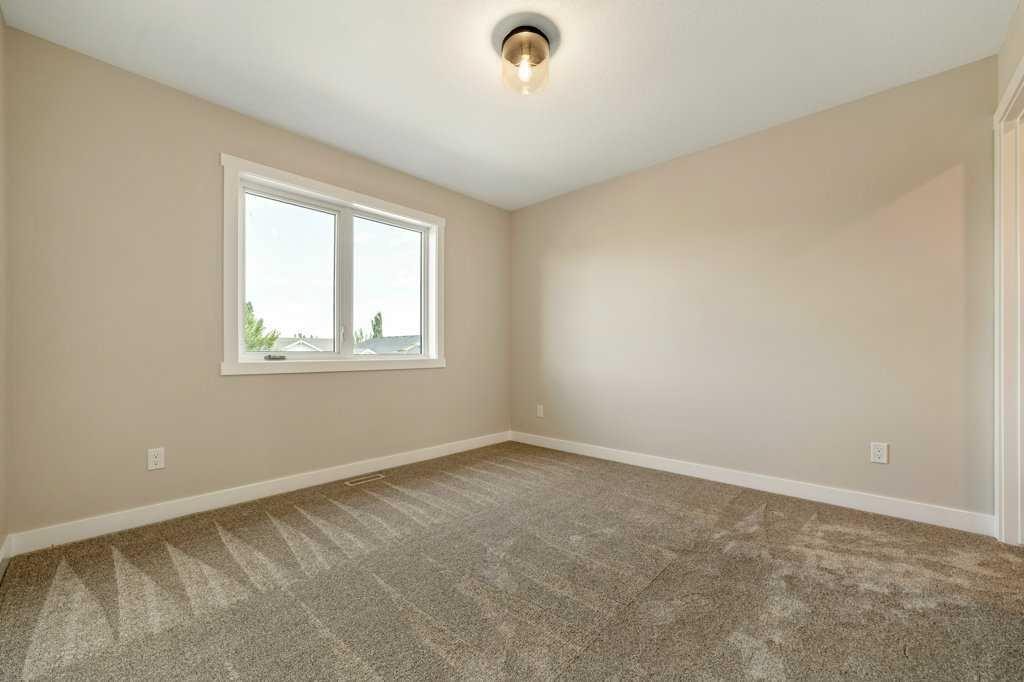 103 Riverford Close West, Lethbridge, AB - Indoor Photo Showing Other Room