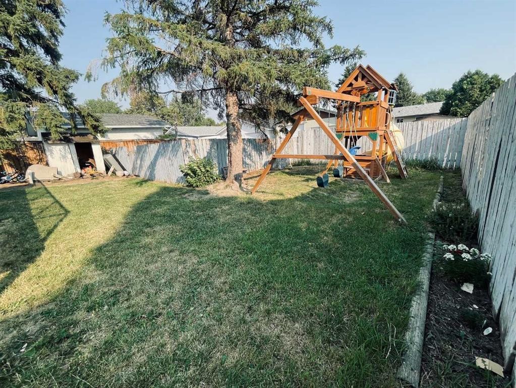 36 Park Meadows Boulevard North, Lethbridge, AB - Outdoor