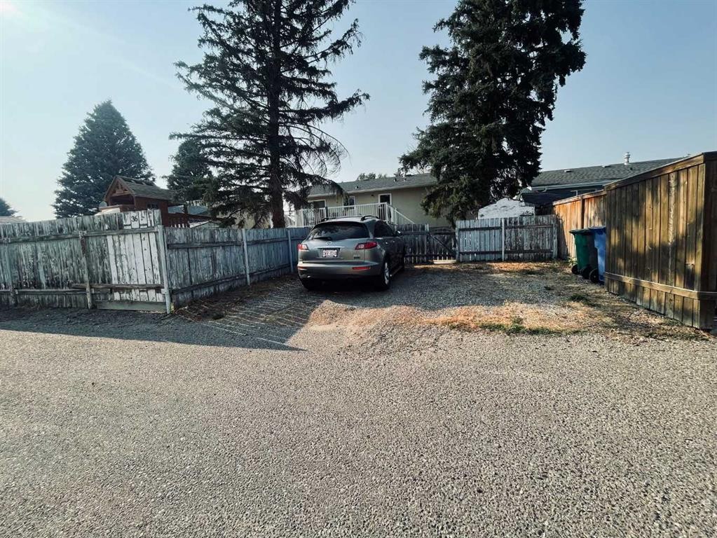36 Park Meadows Boulevard North, Lethbridge, AB - Outdoor