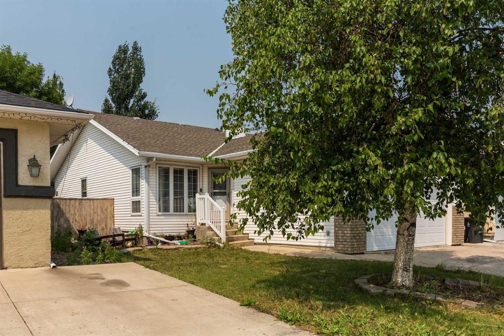 14 Heritage Road West, Lethbridge, AB - Outdoor