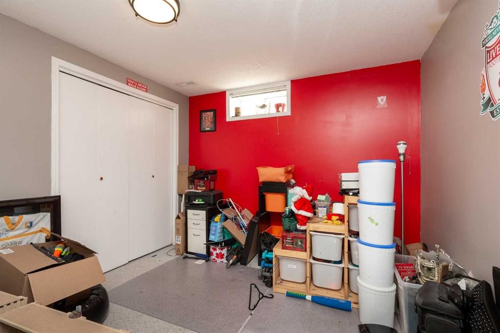 14 Heritage Road West, Lethbridge, AB - Indoor
