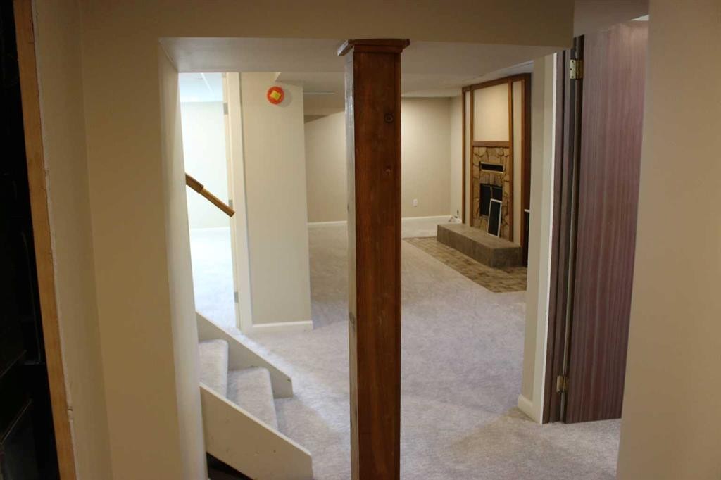 504 Centennial Avenue, Picture Butte, AB - Indoor Photo Showing Other Room