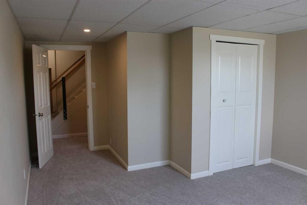 504 Centennial Avenue, Picture Butte, AB - Indoor Photo Showing Other Room