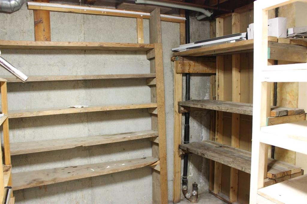 504 Centennial Avenue, Picture Butte, AB - Indoor