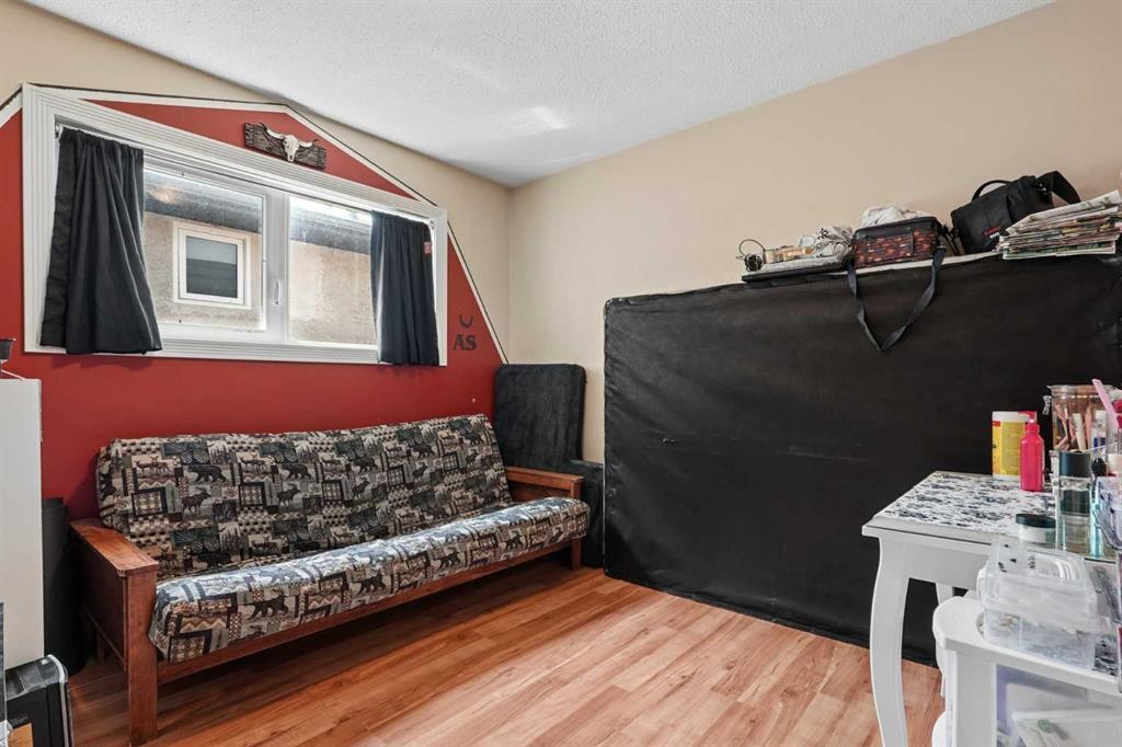 2610 11 Avenue North, Lethbridge, AB - Indoor