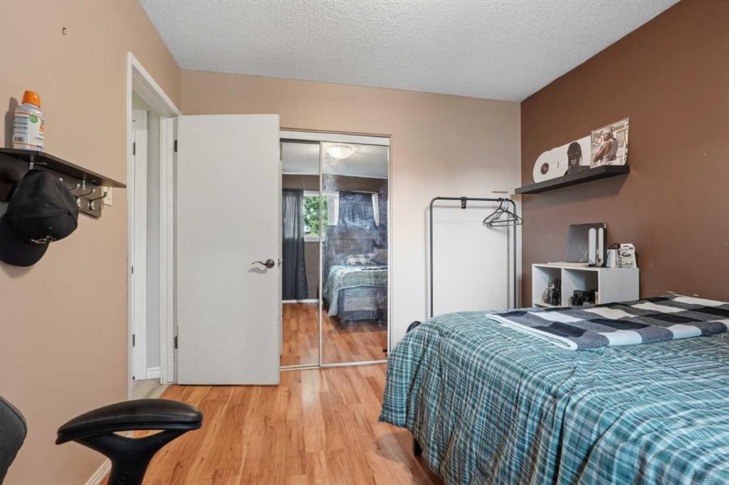 2610 11 Avenue North, Lethbridge, AB - Indoor Photo Showing Bedroom