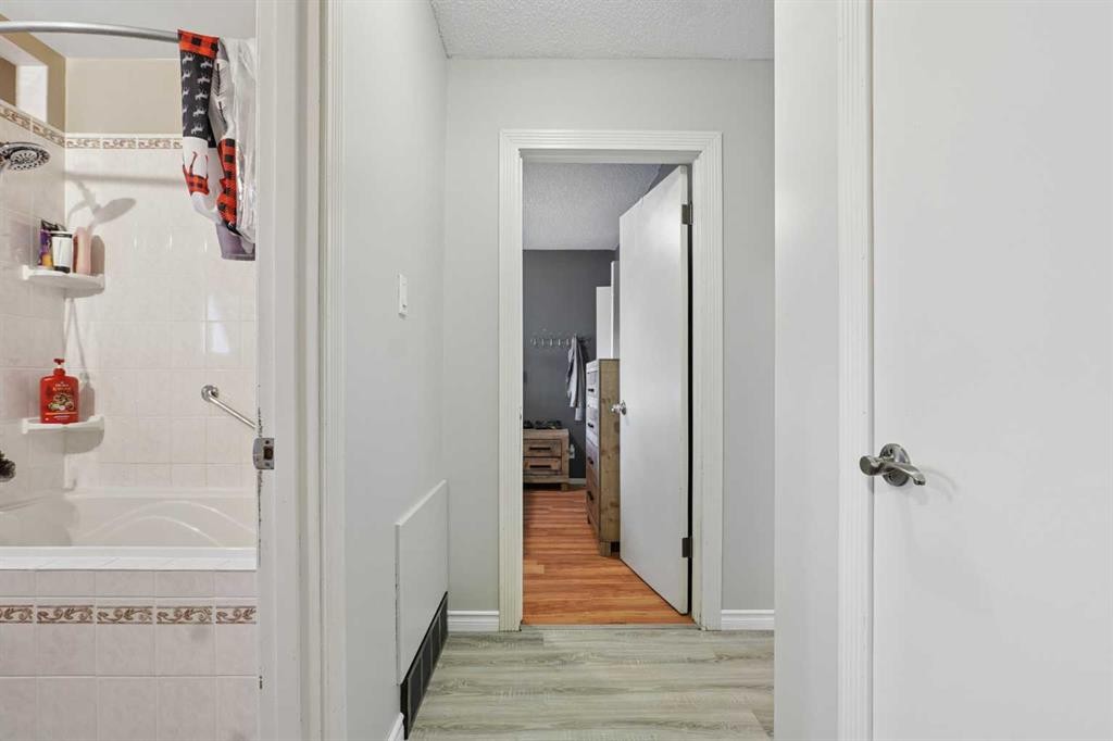 2610 11 Avenue North, Lethbridge, AB - Indoor Photo Showing Other Room