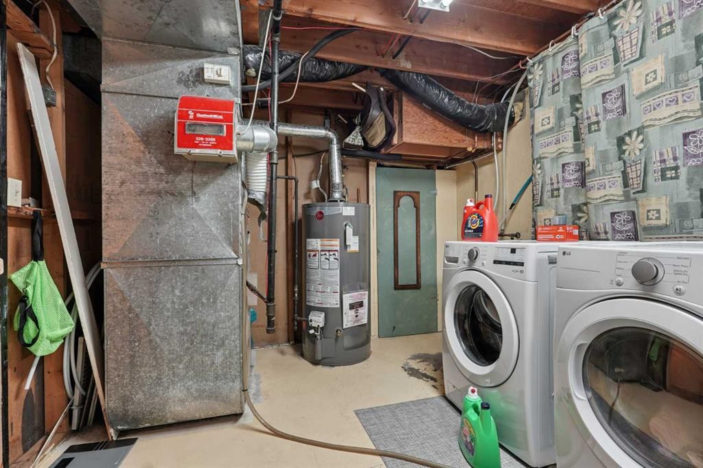 2610 11 Avenue North, Lethbridge, AB - Indoor Photo Showing Laundry Room