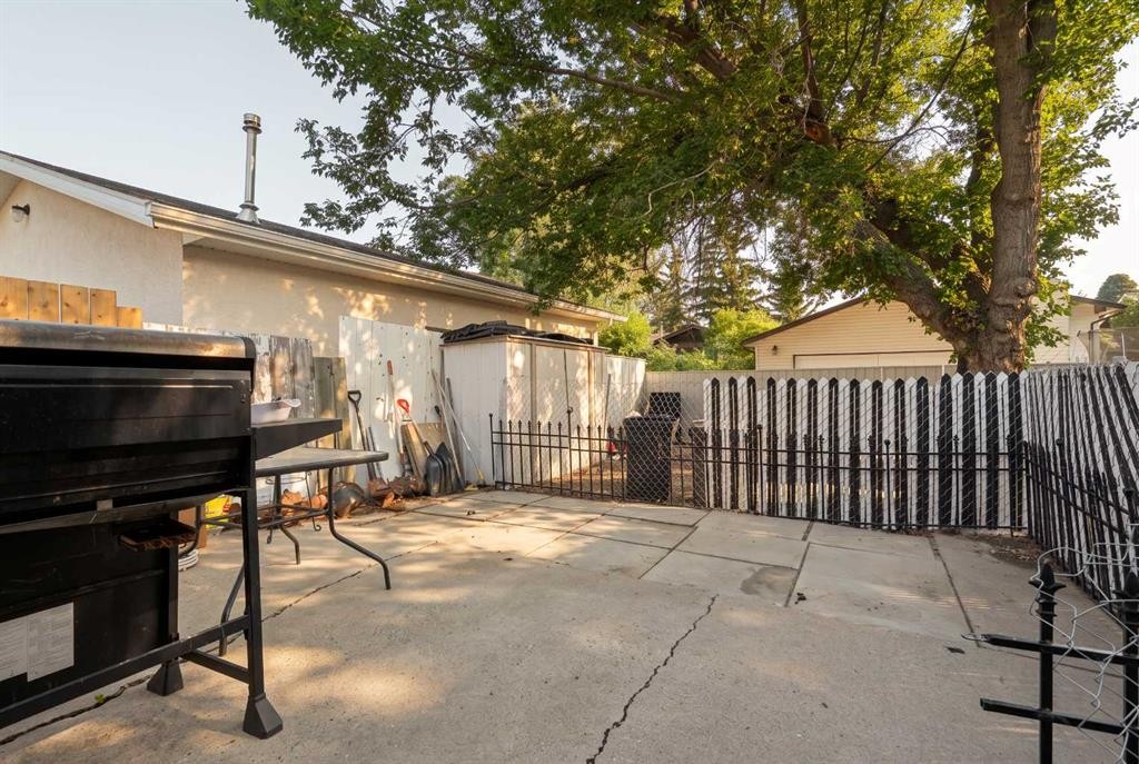 2610 11 Avenue North, Lethbridge, AB - Outdoor