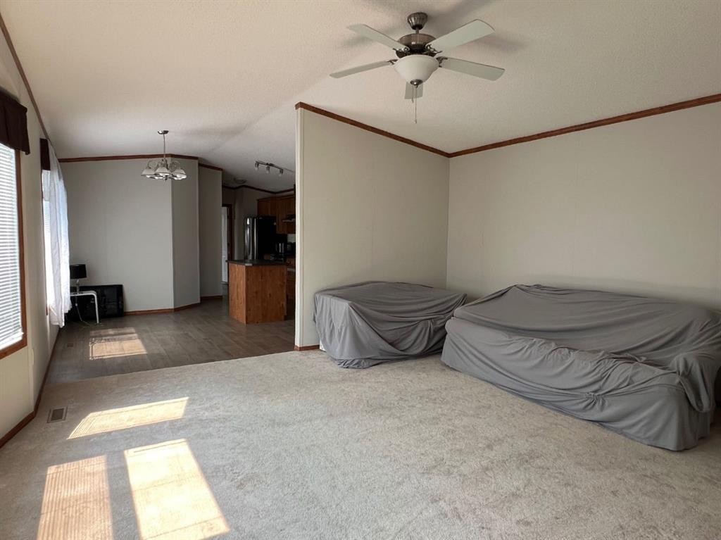 4002 Seasons Boulevard, Coaldale, AB - Indoor Photo Showing Bedroom