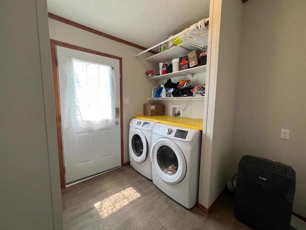 4002 Seasons Boulevard, Coaldale, AB - Indoor Photo Showing Laundry Room