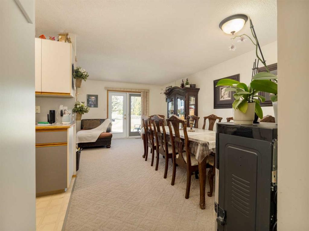 2501 & 2503 24 Street, Coaldale, AB - Indoor Photo Showing Dining Room