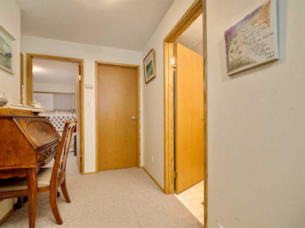 2501 & 2503 24 Street, Coaldale, AB - Indoor