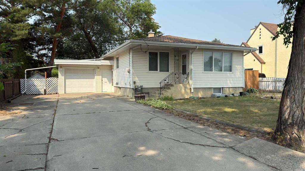 2128 22 Street, Coaldale, AB - Outdoor