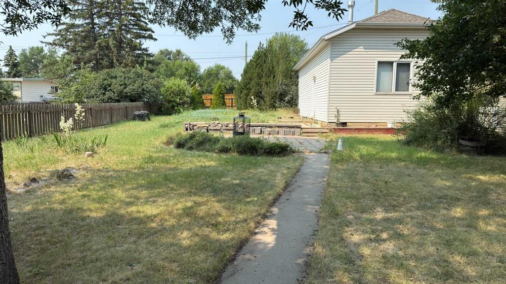 2128 22 Street, Coaldale, AB - Outdoor