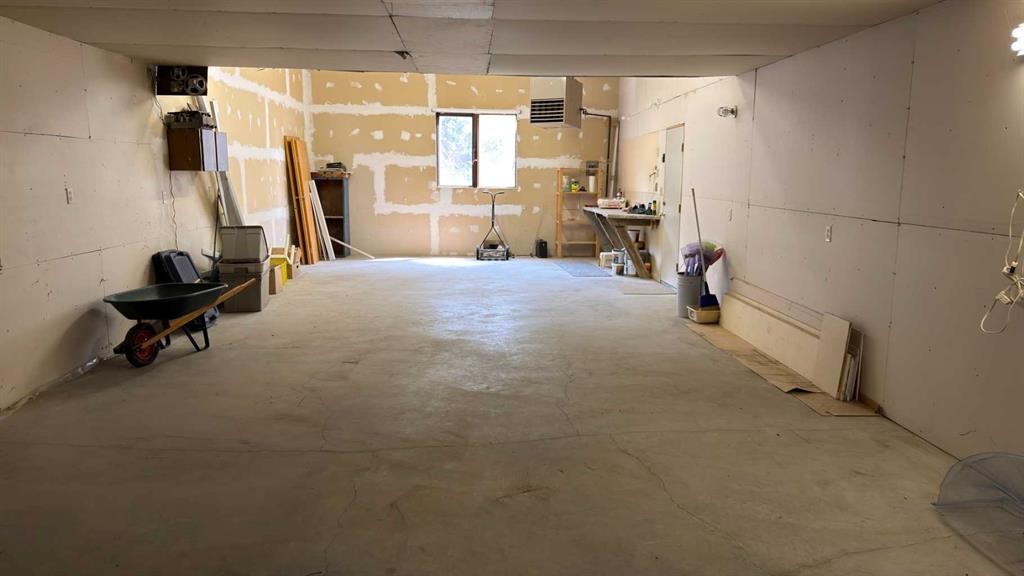 2128 22 Street, Coaldale, AB - Indoor