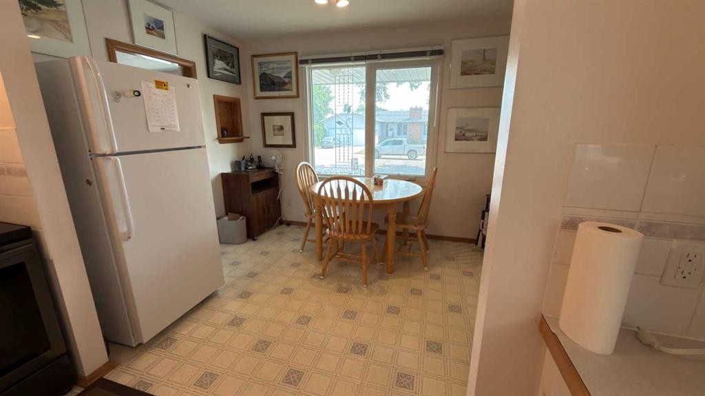 2128 22 Street, Coaldale, AB - Indoor