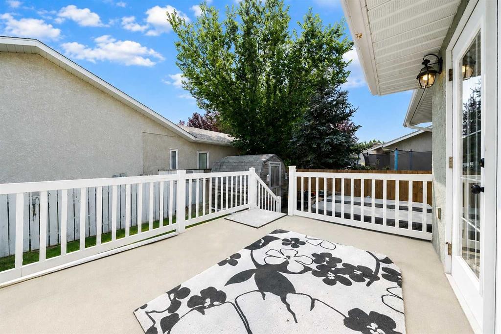 4129 55 Street, Taber, AB - Outdoor