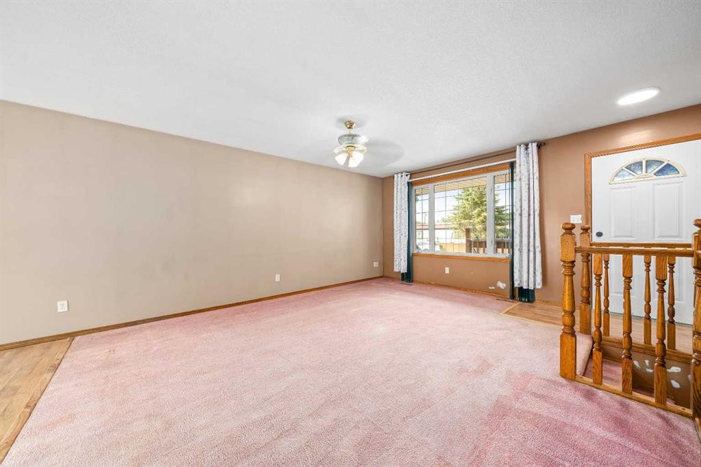 4129 55 Street, Taber, AB - Indoor Photo Showing Other Room