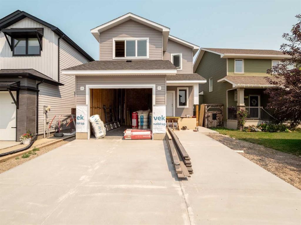 341 Westgate Crescent, Coaldale, AB - Outdoor With Facade