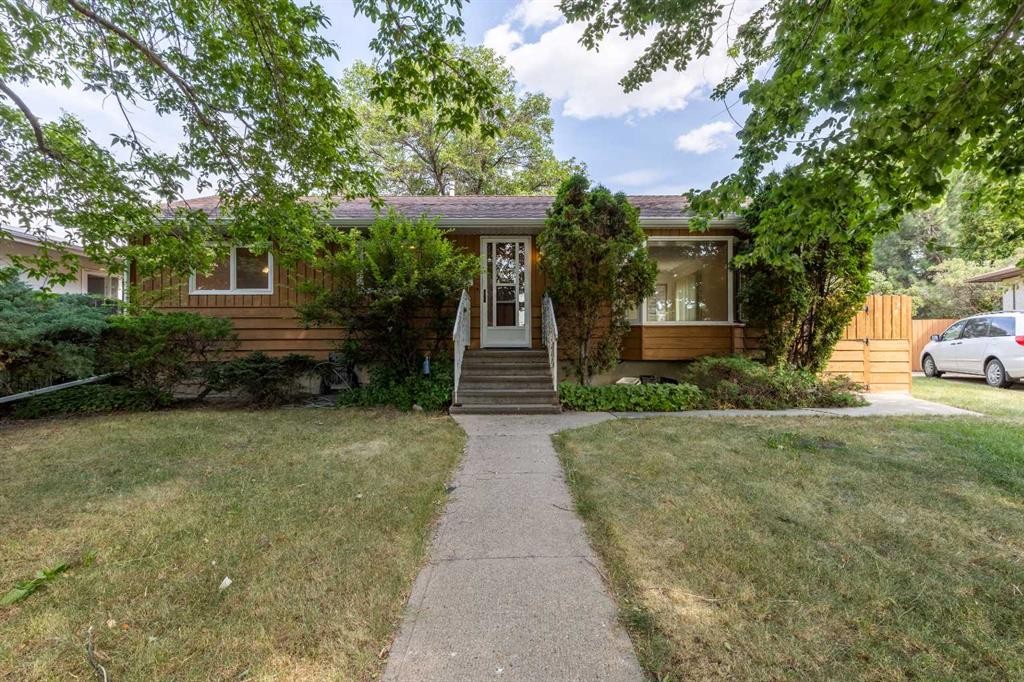 1005 17 Street North, Lethbridge, AB - Outdoor