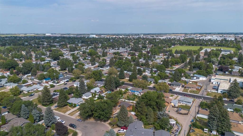 1005 17 Street North, Lethbridge, AB - Outdoor With View