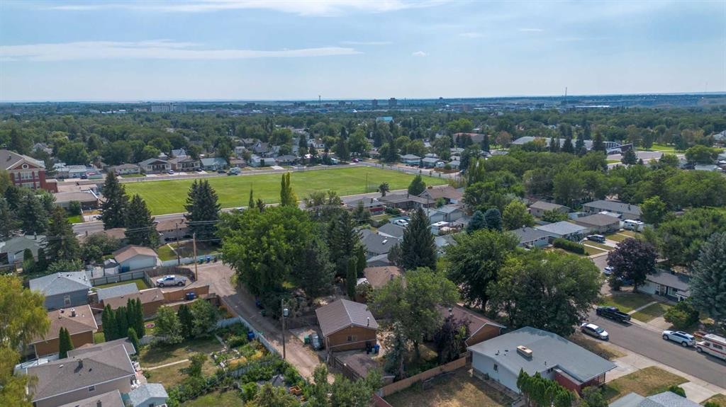 1005 17 Street North, Lethbridge, AB - Outdoor With View