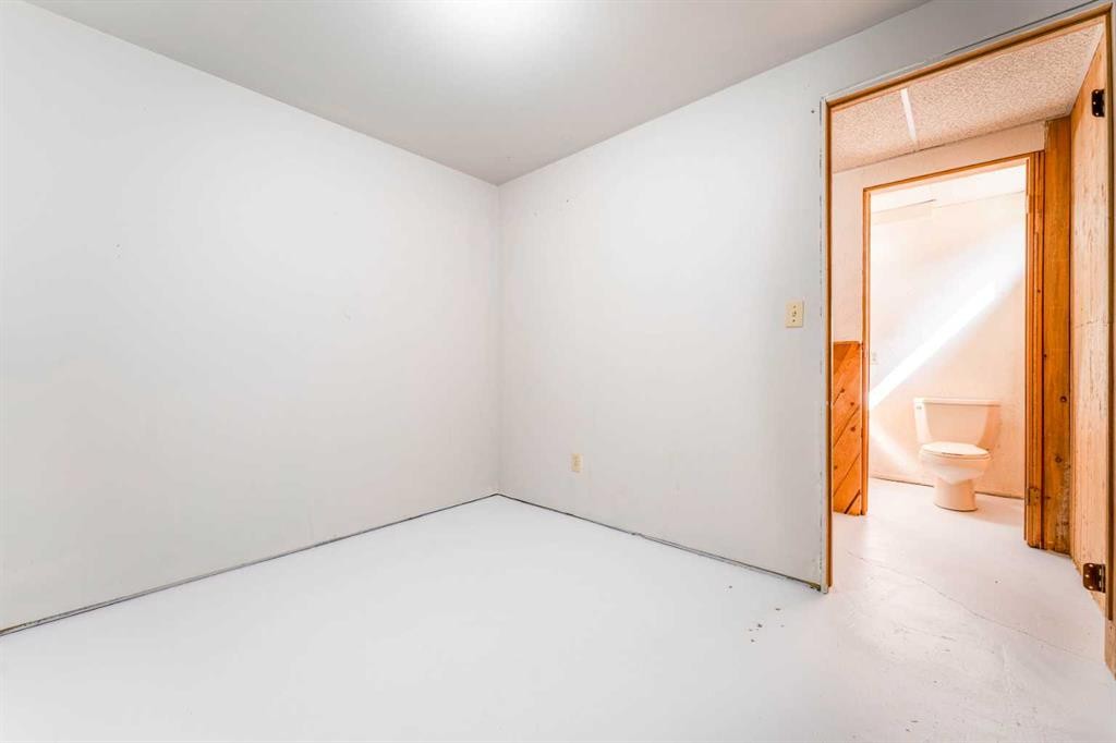 755 East Avenue, Pincher Creek, AB - Indoor Photo Showing Other Room