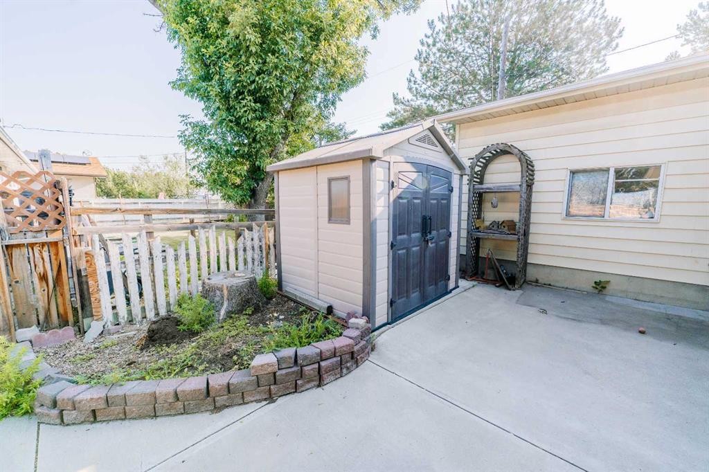2305 7 Avenue North, Lethbridge, AB - Outdoor With Exterior