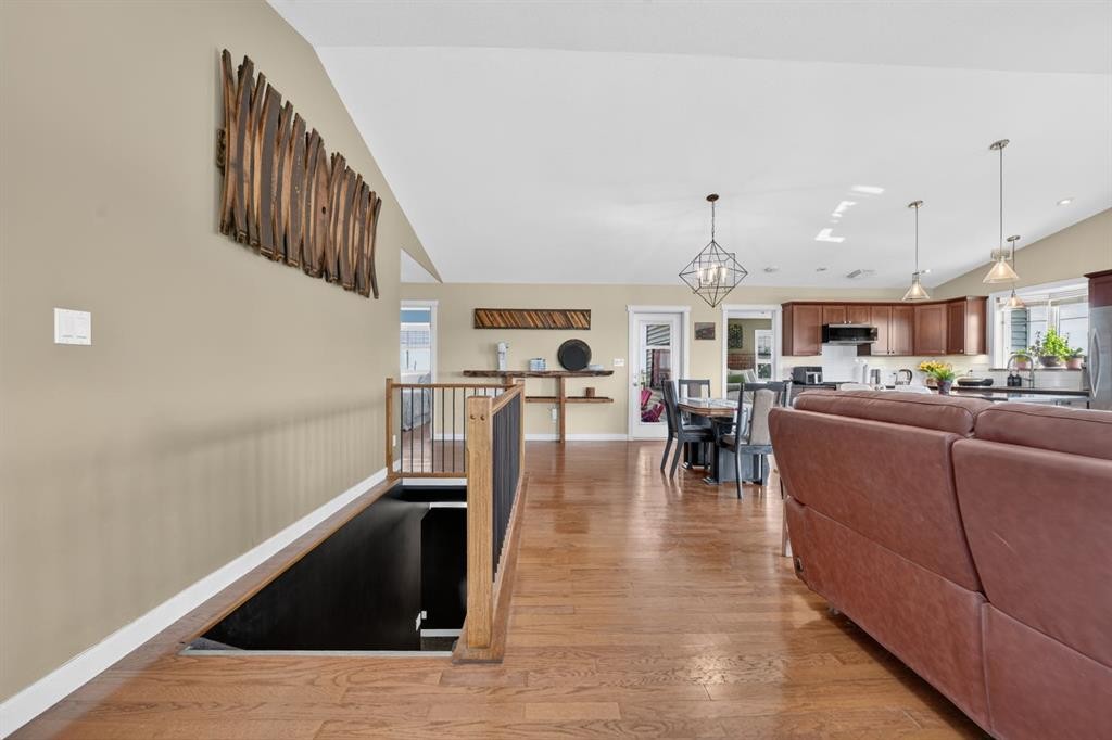 65004 Range Road 19-5, Stirling, AB - Indoor