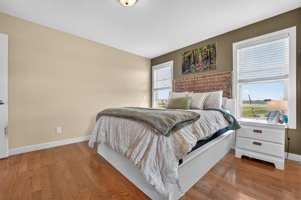 65004 Range Road 19-5, Stirling, AB - Indoor Photo Showing Bedroom