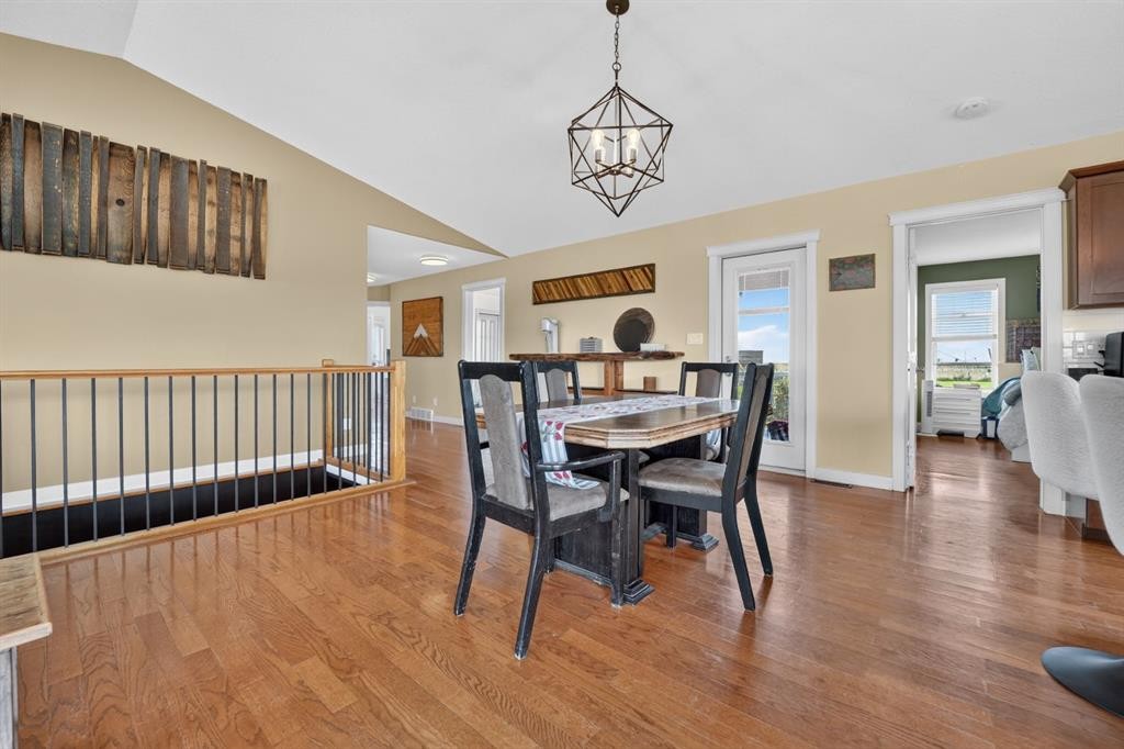 65004 Range Road 19-5, Stirling, AB - Indoor Photo Showing Dining Room