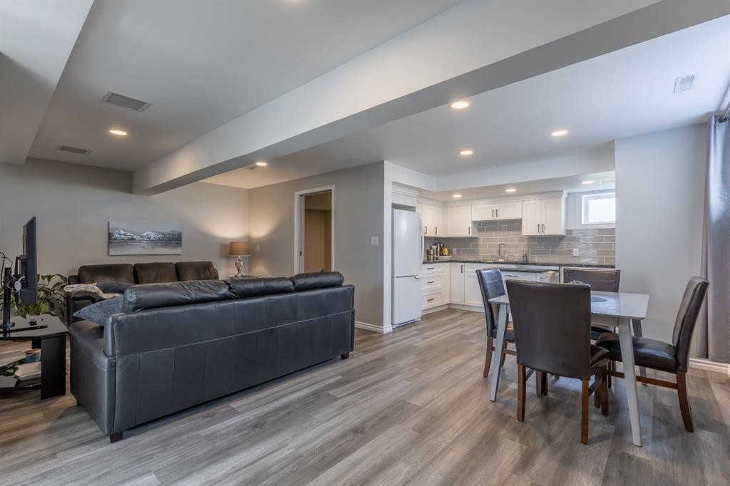 204004 Twp Rd 6-4, Raymond, AB - Indoor