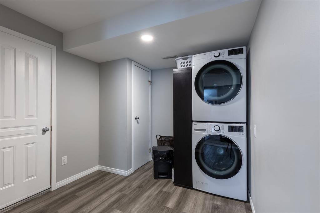 204004 Twp Rd 6-4, Raymond, AB - Indoor Photo Showing Laundry Room