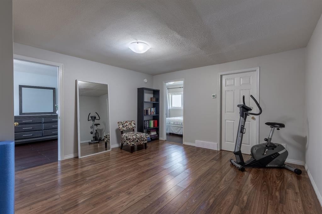 204004 Twp Rd 6-4, Raymond, AB - Indoor
