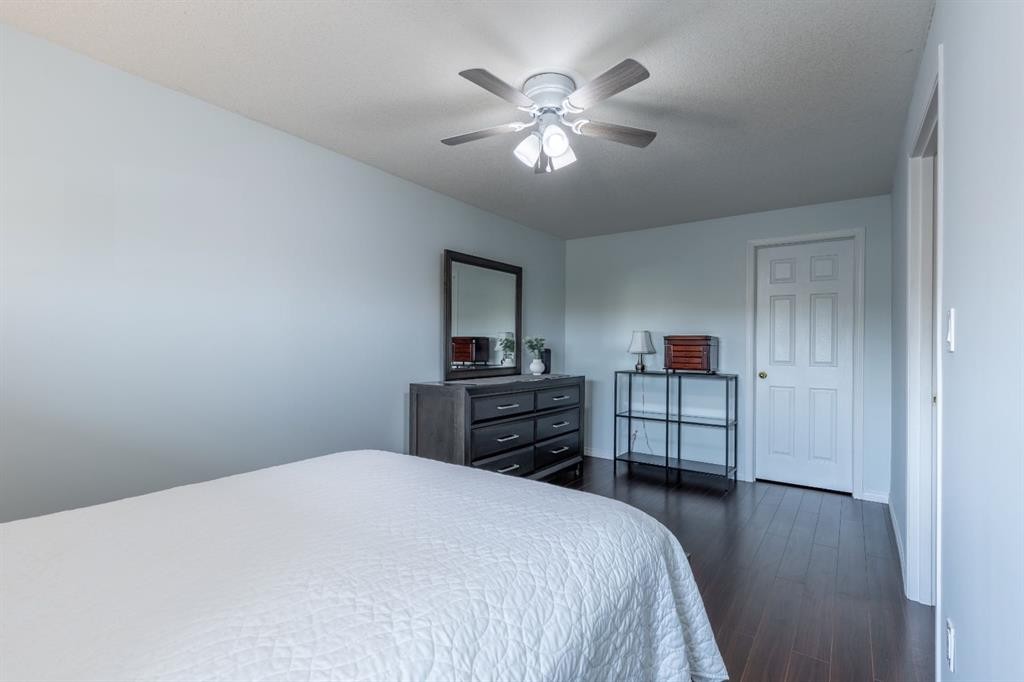 204004 Twp Rd 6-4, Raymond, AB - Indoor Photo Showing Bedroom