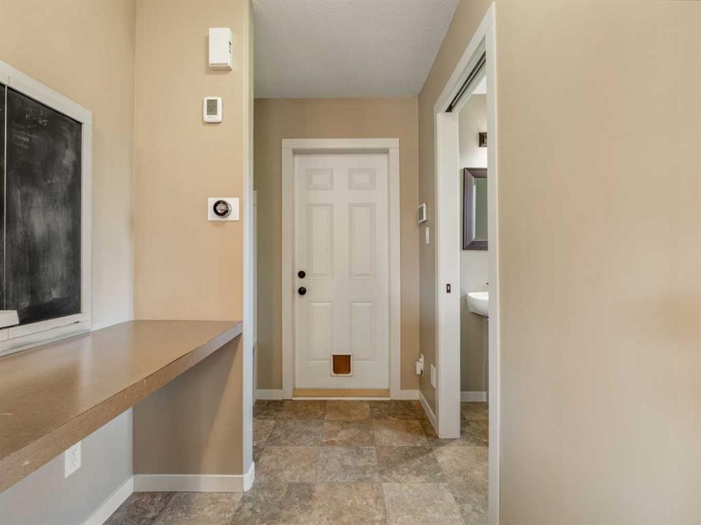 120 Mt Sundial Court West, Lethbridge, AB - Indoor Photo Showing Other Room