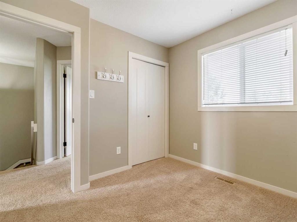 120 Mt Sundial Court West, Lethbridge, AB - Indoor Photo Showing Other Room