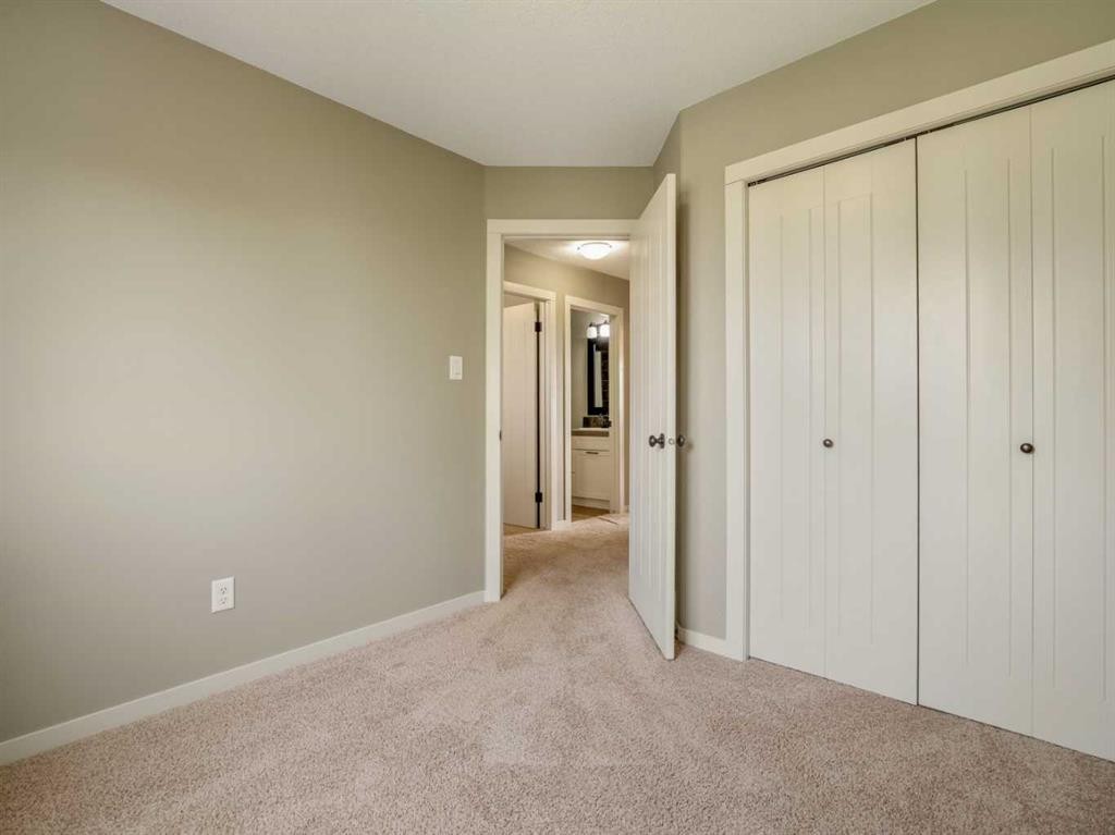 120 Mt Sundial Court West, Lethbridge, AB - Indoor