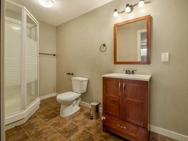 120 Mt Sundial Court West, Lethbridge, AB - Indoor Photo Showing Bathroom