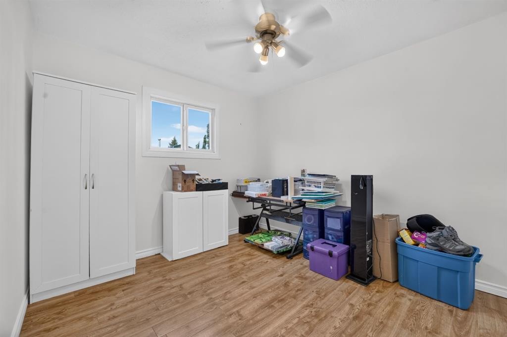 233 4 Street, Stirling, AB - Indoor