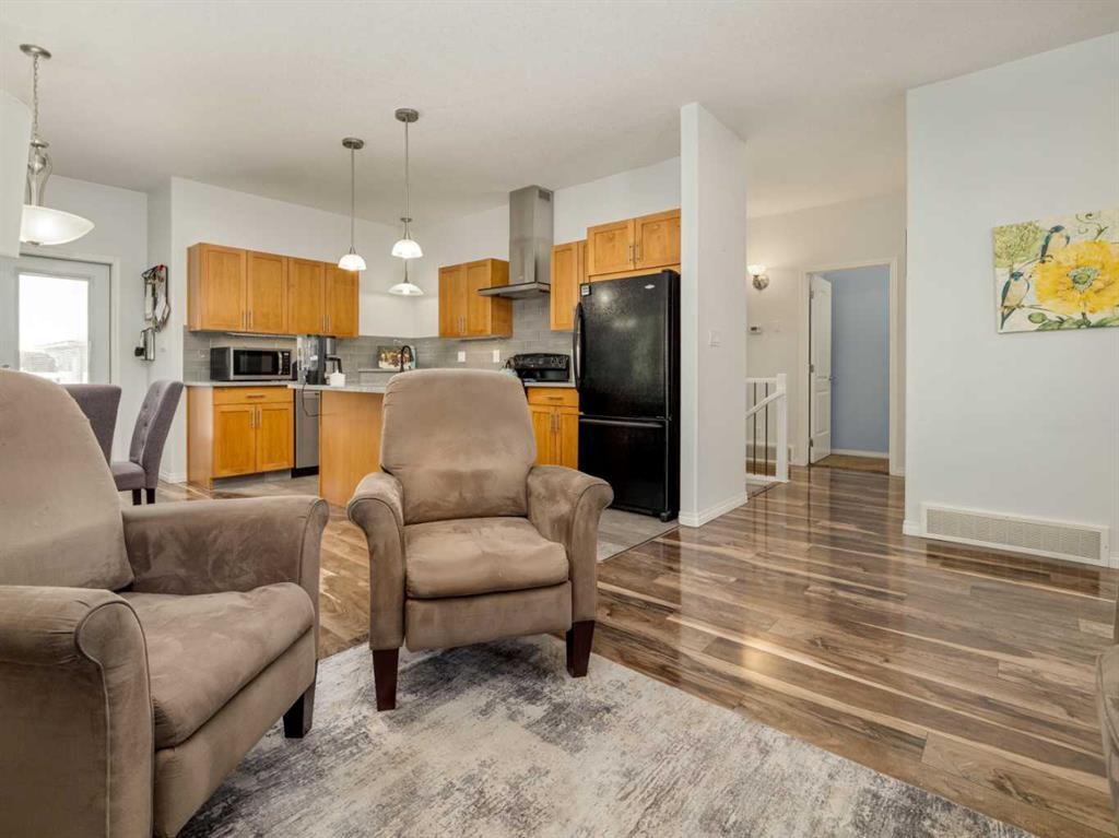 695 Parkside Drive, Coaldale, AB - Indoor