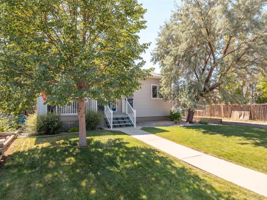 695 Parkside Drive, Coaldale, AB - Outdoor
