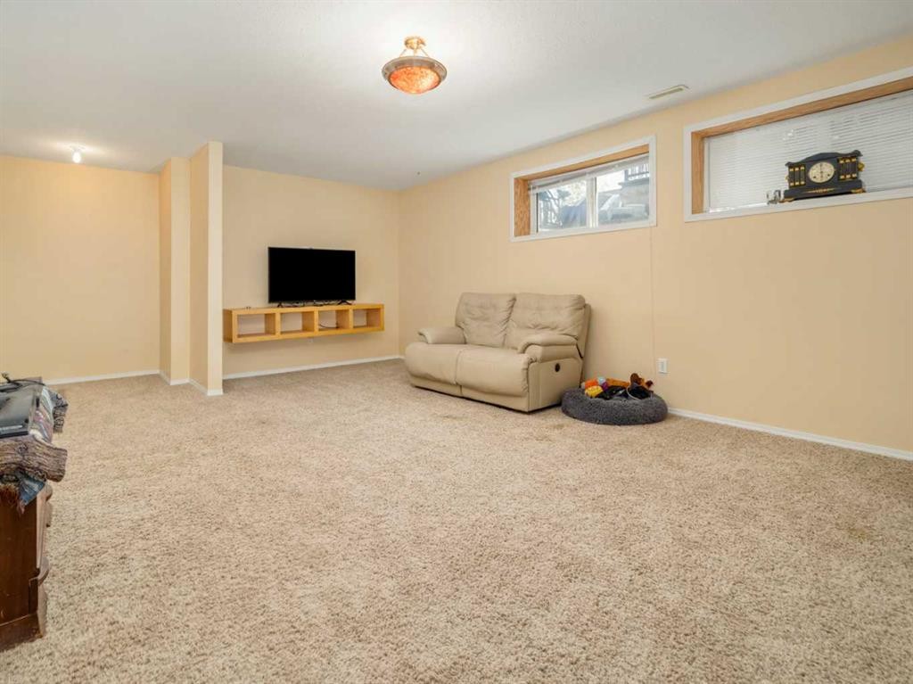 695 Parkside Drive, Coaldale, AB - Indoor