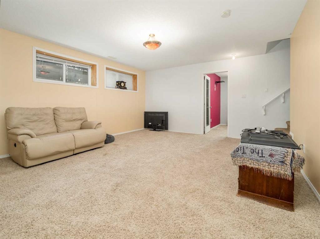 695 Parkside Drive, Coaldale, AB - Indoor